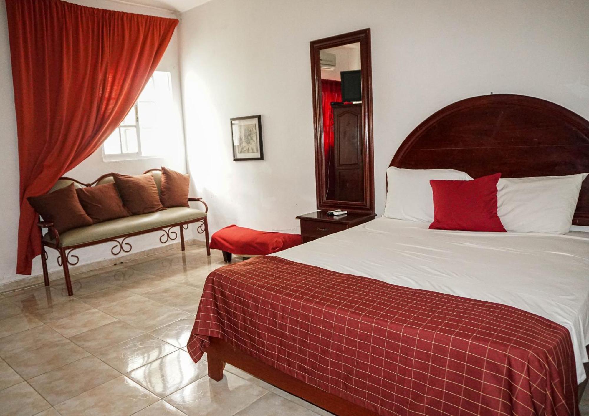 Hotel Nuevo Amanecer El Catey Dış mekan fotoğraf